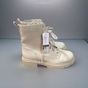 Women's No Boundaries Combat Boots White Flex Sole, Brand New!!!
